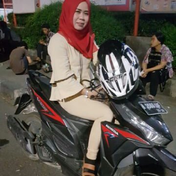 Makasih cyankku dian nichen dan dian rayendra spi nama uda ada baju yg uda ksh k yank d pakai semua atau baju yg uda pakai uda ksh k yank d pakai contoh baju orang kampung uda magek saondoh pulang basamo itu love you dian nichen atau dian rayendra