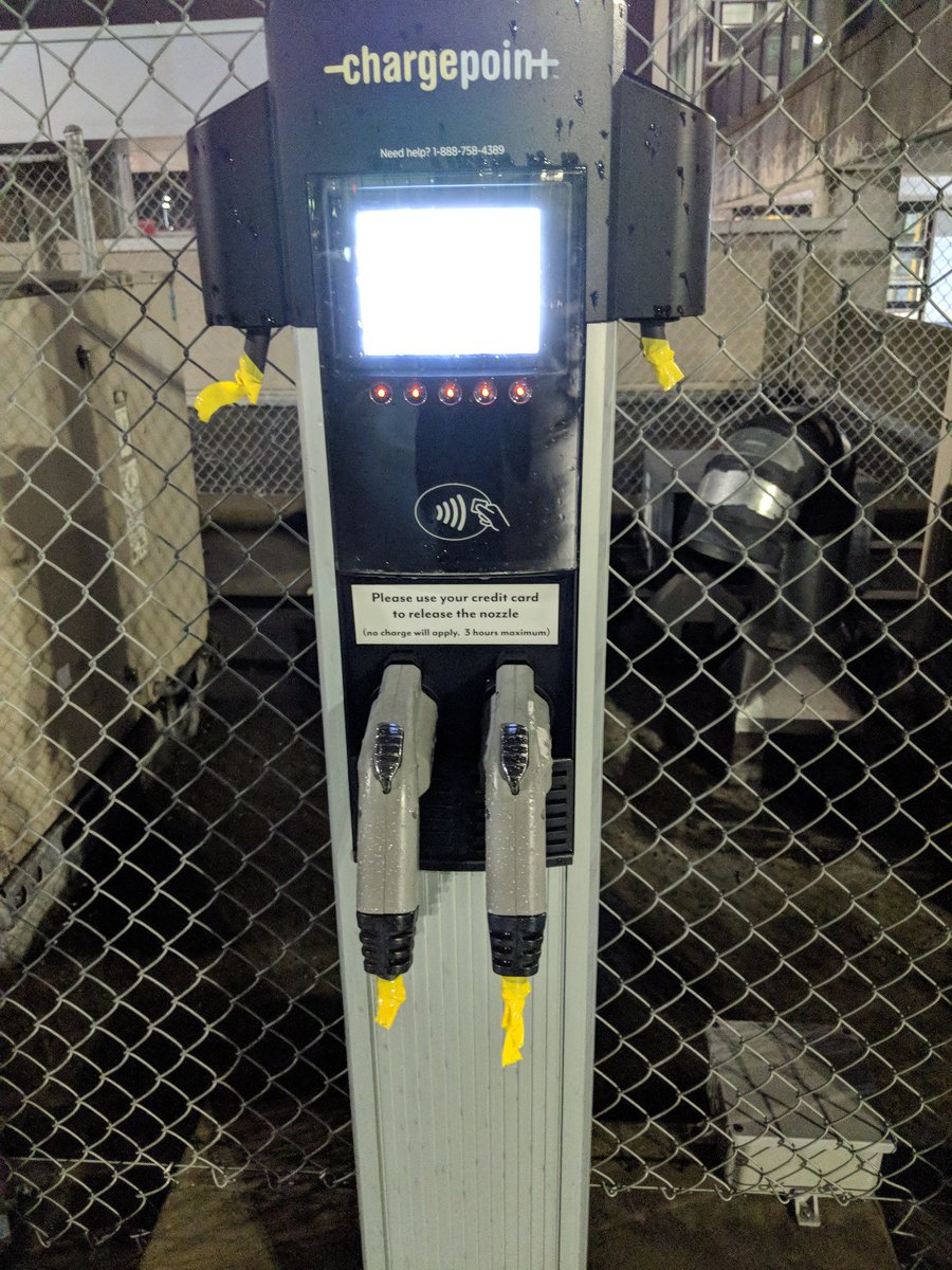 JorgeMenderp's tweet photo. @ChargePointnet your station atop central city mall in Surrey, BC has seen better days. Hope it's up and running again soon. https://t.co/RbNyPEATMl