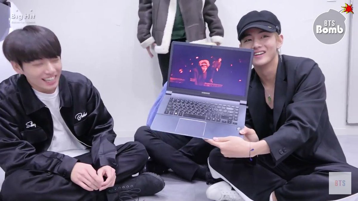 kthmygjjk_'s tweet image. I really can't move on!!! Can't wait for the subs tho #iarmyscanrelate 😂😂😂 #micdrop #reactionvid #방탄소년단 #BTS