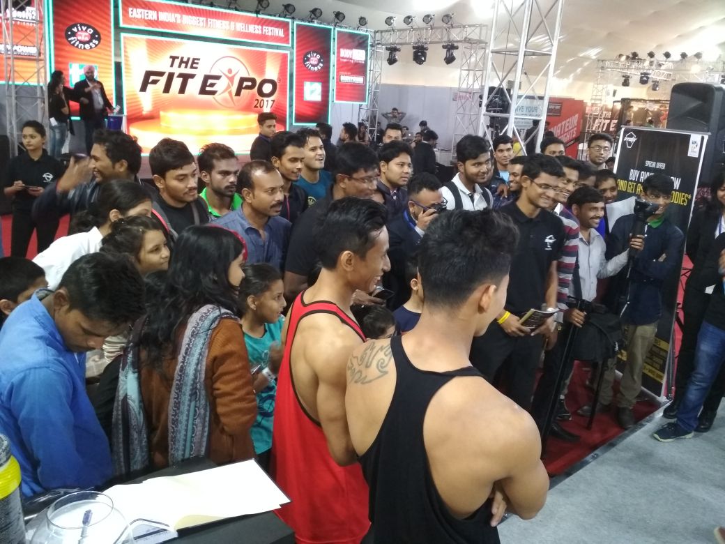 AvvatarIndia's tweet photo. A show of strength, endurance and push-ups. Currently happening at the #Avvatar booth at #TheFitExpo2017 in #Kolkata.
#ReconstructYourself #AvvatarIndia #WheyProtein #Fresh #Pure #WheyBetter #Fitness #Pushups #Workouts https://t.co/4kpJLMDQgW