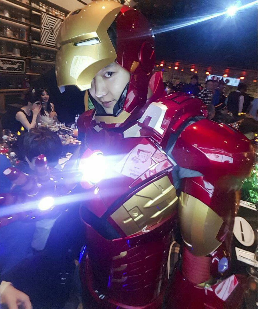 CHANBAEK_FAMILY's tweet photo. The reason why mic colour's chanyeol is gold and baekhyun is red... Iron man??

คือนัดกันมาแล้วใช่ม้ะ😏
Pic. Fruit_fruitful,byunchenxi0506 https://t.co/N0BPmZvUMW
