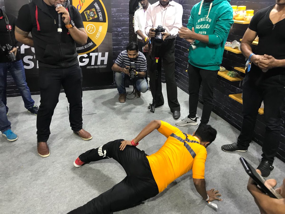 AvvatarIndia's tweet photo. A show of strength, endurance and push-ups. Currently happening at the #Avvatar booth at #TheFitExpo2017 in #Kolkata.
#ReconstructYourself #AvvatarIndia #WheyProtein #Fresh #Pure #WheyBetter #Fitness #Pushups #Workouts https://t.co/4kpJLMDQgW