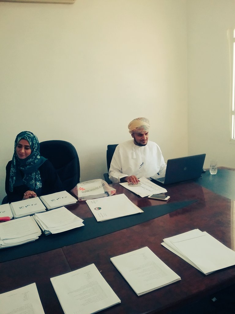 اليوم ، اجتماع لجنة فرز مشاركات مسابقة المنتدى الأدبي لعام 2017م

#مسابقة_المنتدى_الأدبي #عمان
#ثقافة pic.x.com/gjrX5w1AIT