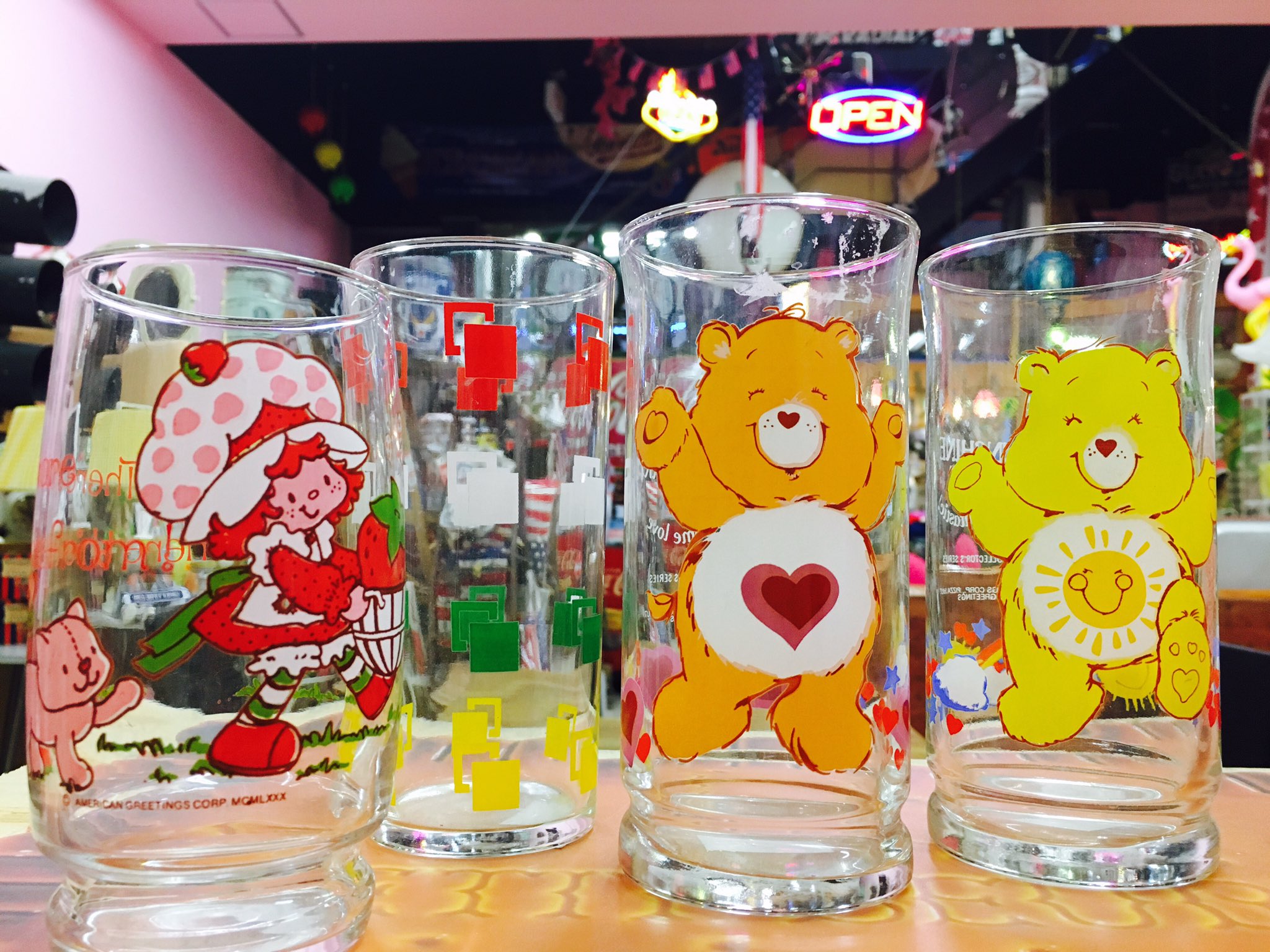 Uzivatel アンティーク雑貨 Love S Na Twitteru アンティークグラス アンティーク 雑貨屋 アメリカ 奈良 ヴィンテージ ケアベア ストロベリーショートケーキ 昭和レトロ アメリカン ジャンク T Co Vgr4hwhjs9 Twitter