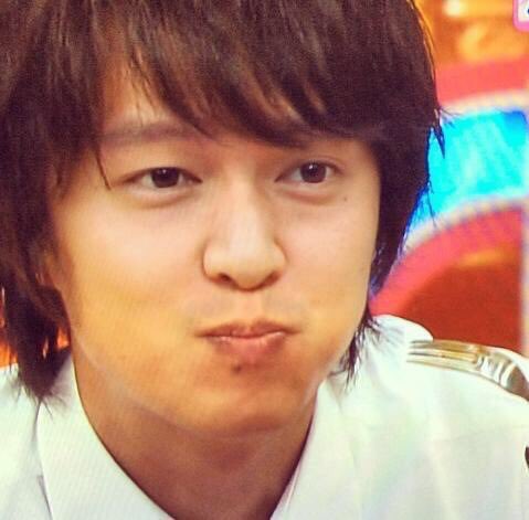 くれよん リプ遅め もうこれ500万回目くらいだと思うけど二重の幅が両目で違うところめっちゃ好きです 丸山隆平はいいぞ