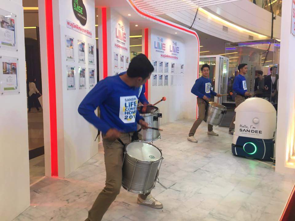 SansiriPLC's tweet photo. LAST DAY! HOT DEAL!
บรรยากาศวันสุดท้ายกับ Sansiri Life Comes Home คึกคักแต่เช้ากับช่วง Hot Deal ที่ได้รับความสนใจอย่างล้นหลาม
วันสุดท้ายแล้วนะคะ ที่สยามพารากอนชั้น 1 ค่ะ #LifeComesHome2017 #SiriLifeTech https://t.co/5FOxwAl0wO