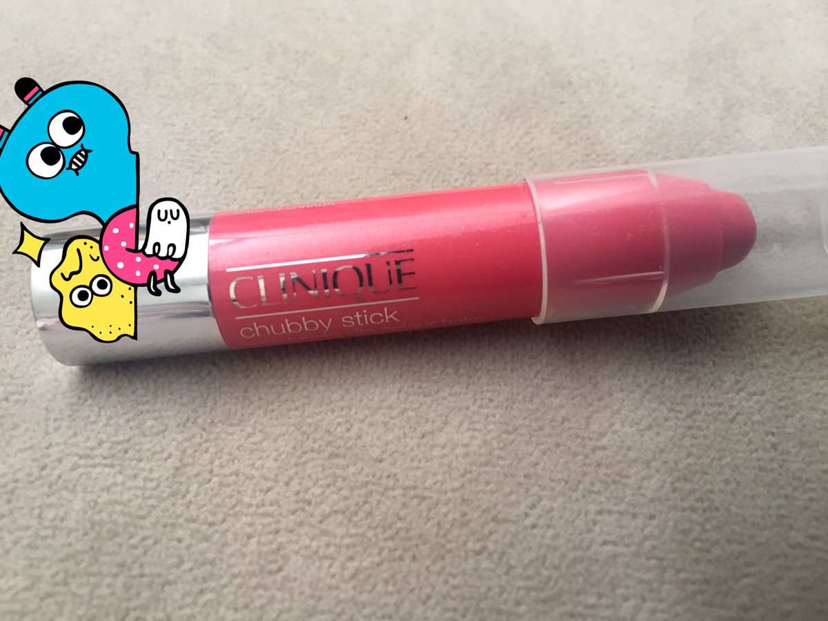 meme_5yy's tweet photo. #CLINIQUE #chubbystick #マイティーミモザ 美容液のセットで喜んでたけど、発色がもう少し欲しい😶2枚目真ん中は3度塗りくらいして、一度だと両サイドくらい、地の唇の色と合わないのか😶すっぴんで出かける時に顔色が悪すぎるので使うくらいです。セットだからいいけど、、、可愛いピンクなのに😭 https://t.co/kUjywkpNbL
