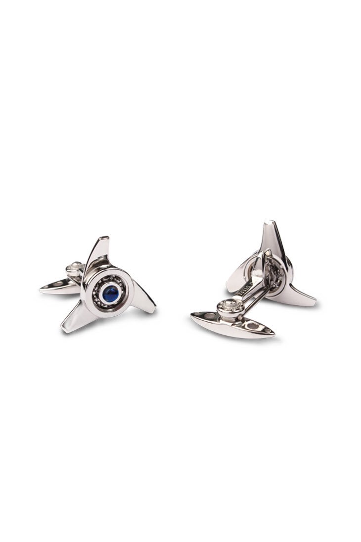 DiamondRocksOCS's tweet photo. Perfect gifting🎁 this Christmas for that special man in your life, these Ferrari Gallettone Borani triple ear spinner Cufflinks £75 are in short supply handcrafted by GTO London shop the collection now at https://t.co/wVKXVNAdsI
#ferrari #cufflinks #wedding #Jewelry #christmas https://t.co/soN10QOpyg