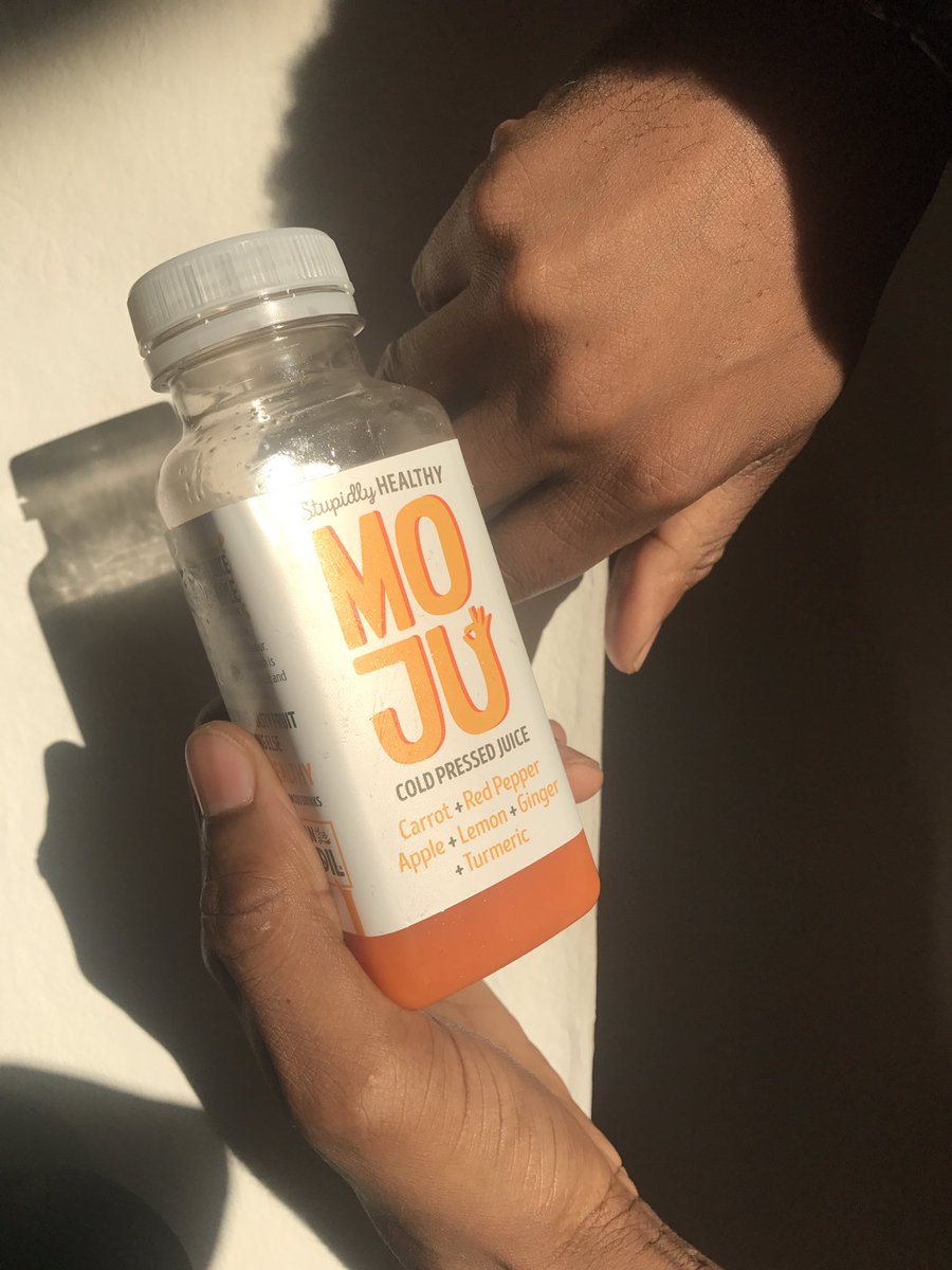 Enjoying a <a href="/MojuDrinks/">MOJU</a> in the sunshine, great to meet you guys and look forward to working together 🙌🏾🌱🌍 #community #vgang #vegan