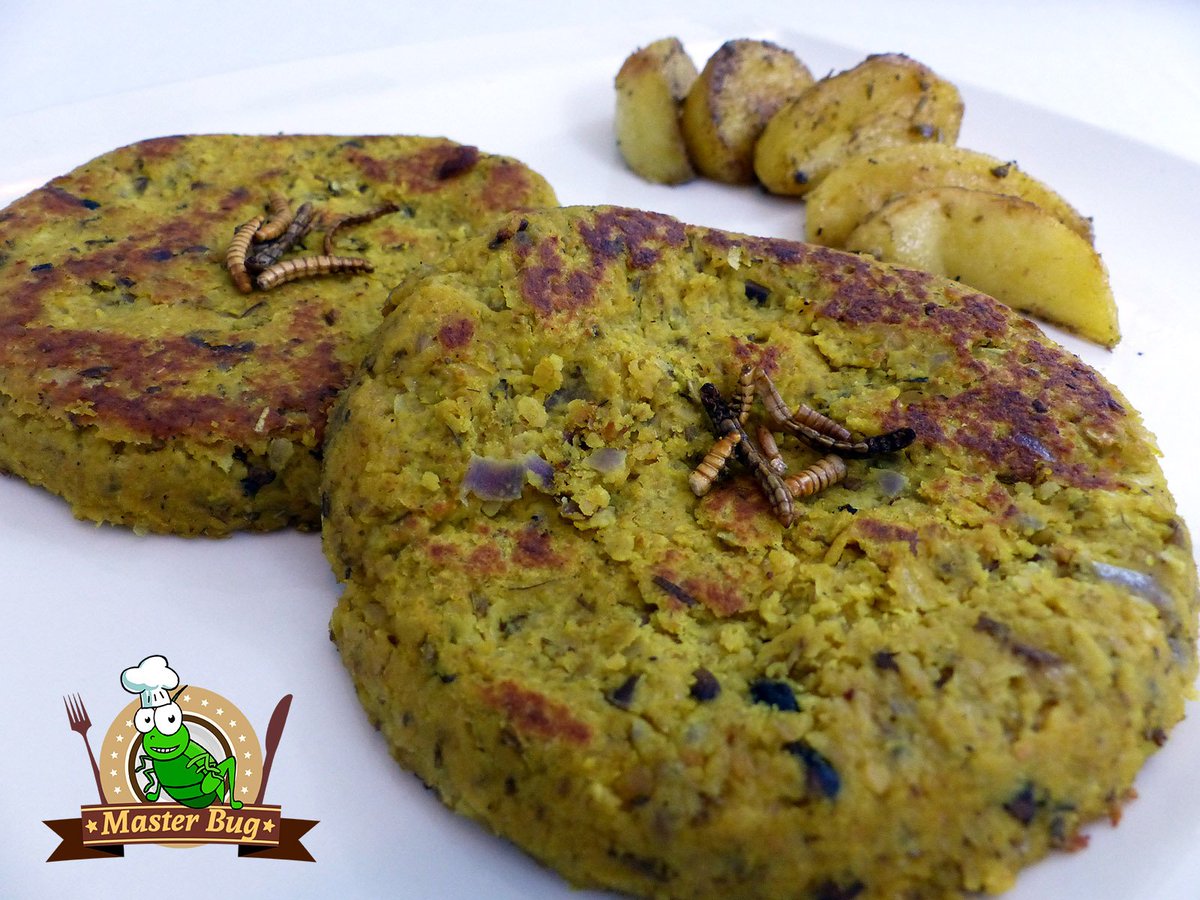 MasterBugItalia's tweet photo. Siete pronti per la nuova Ricetta con gli Insetti? Intanto ecco una anticipazione! #MasterBug #Entomofagia #RicetteInsetti @21bites_en @InsectsFoodFeed @MangiareInsetti @EntomofagoZine 😉🍴🦗🦗🦗 https://t.co/VsPbxVerFq
