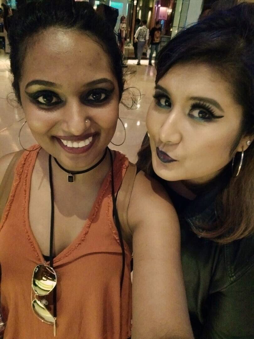 JenKellady's tweet photo. Fun Friday night with the ladies... #rockallnight #mood #funwiththegals https://t.co/wHPj5AbzqM