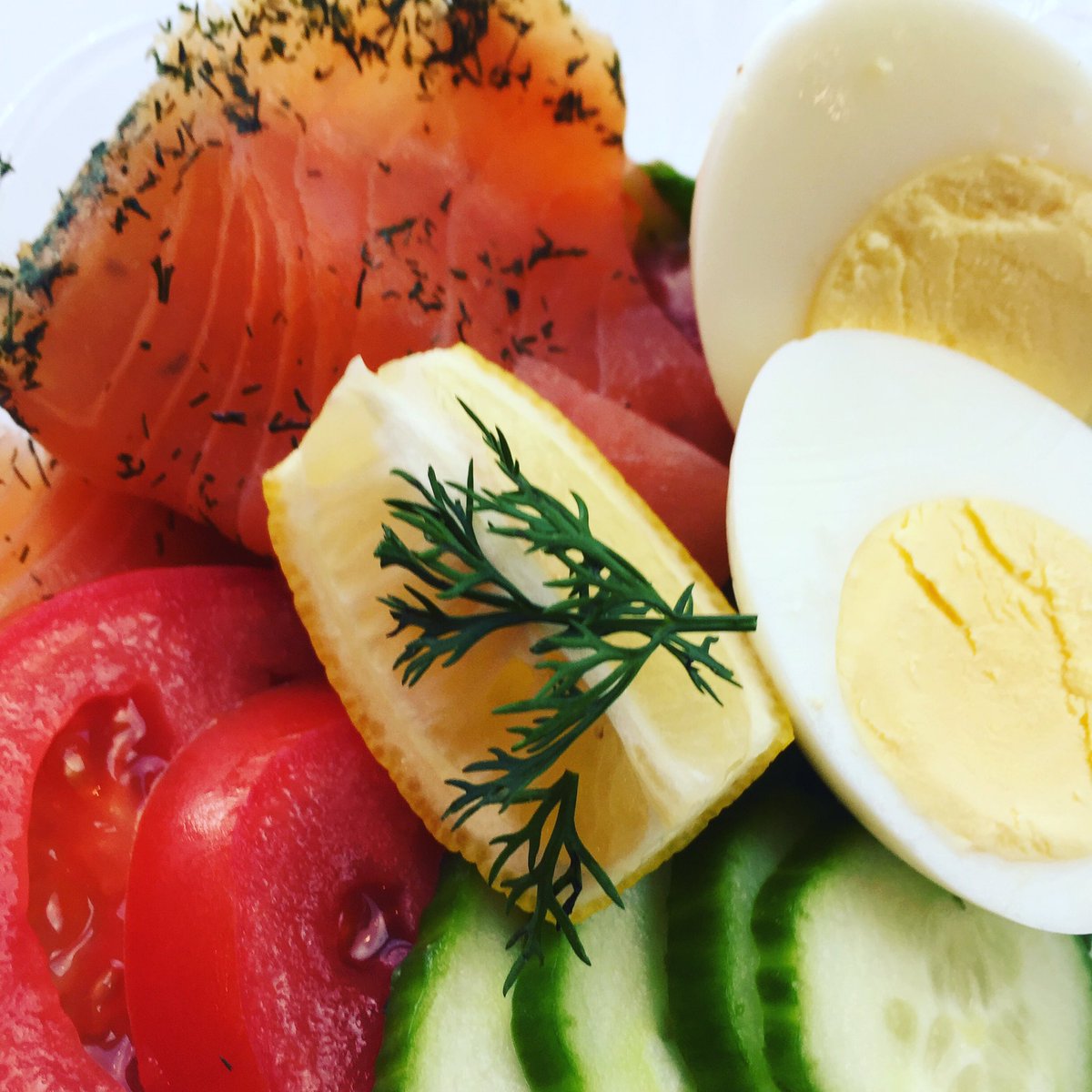 jolacoffee's tweet photo. Vodka and dill Catsmo smoked salmon starts Sunday funday perfectly! #catsmo #pastramismokedsalmon #vodkadill #theweekendisntoveryet https://t.co/wKajagf7dI