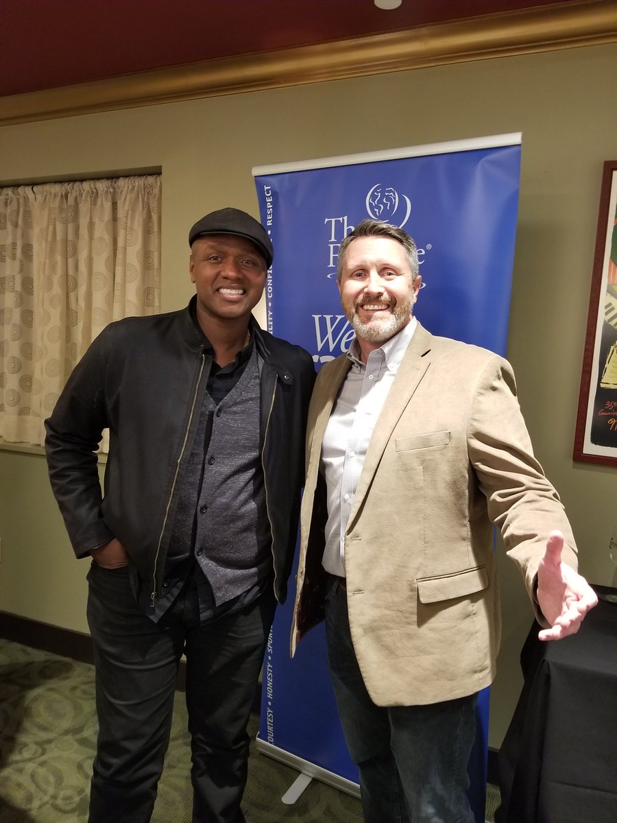 FirstTeeCT's tweet photo. Great night w/ @Javstwtr last night @infinityhall. Thanks to all who attended an incredible performance. https://t.co/A9KwXXSGPm