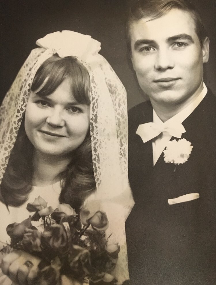 eeva_annika's tweet photo. #onnea #äitijaiskä #hääpäivä #51.hääpäivä #tavoitetta #paljononnea https://t.co/8qYVsA5dg7
