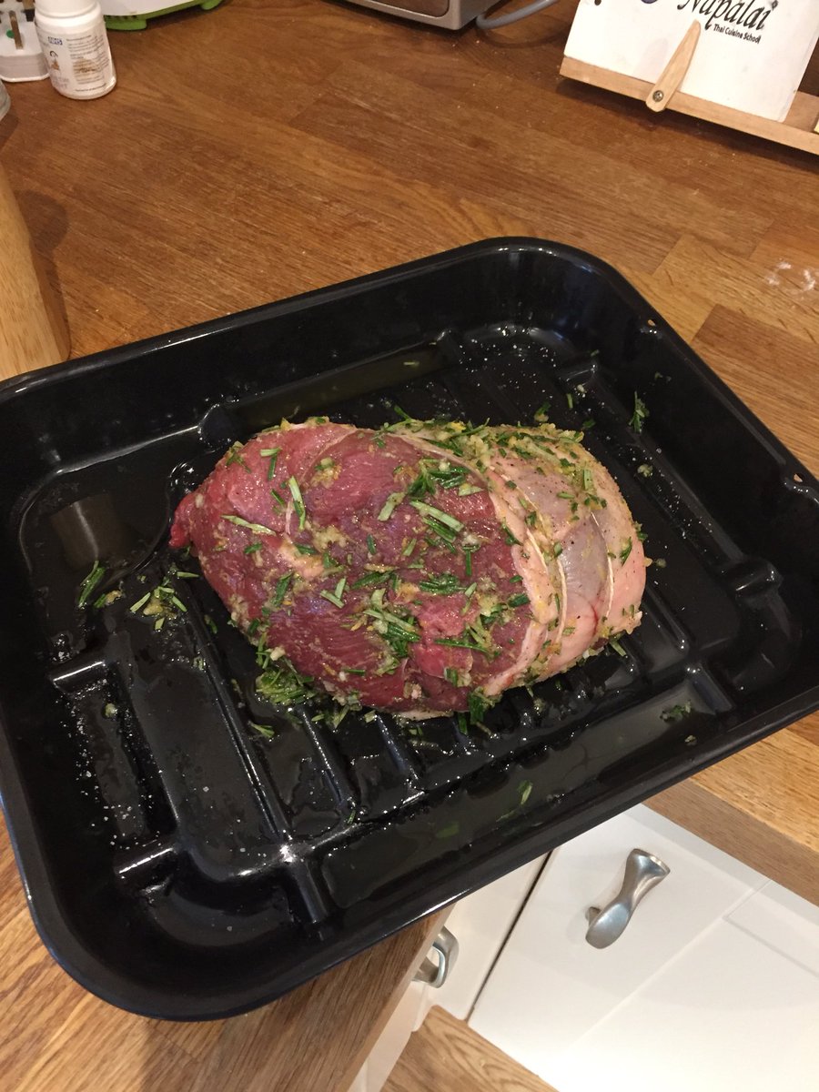 ellieb3's tweet photo. Fabulous leg of lamb, thanks @lidgates https://t.co/Qam6CUpnLF