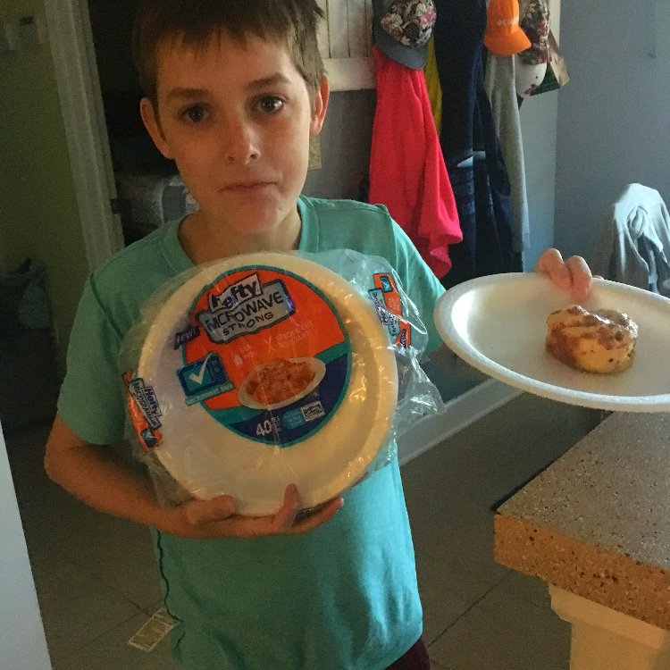 amp604's tweet photo. @influenster @hefty #awesome #heftyheftyhefty  #feedme https://t.co/CSXGEwQ4Gj