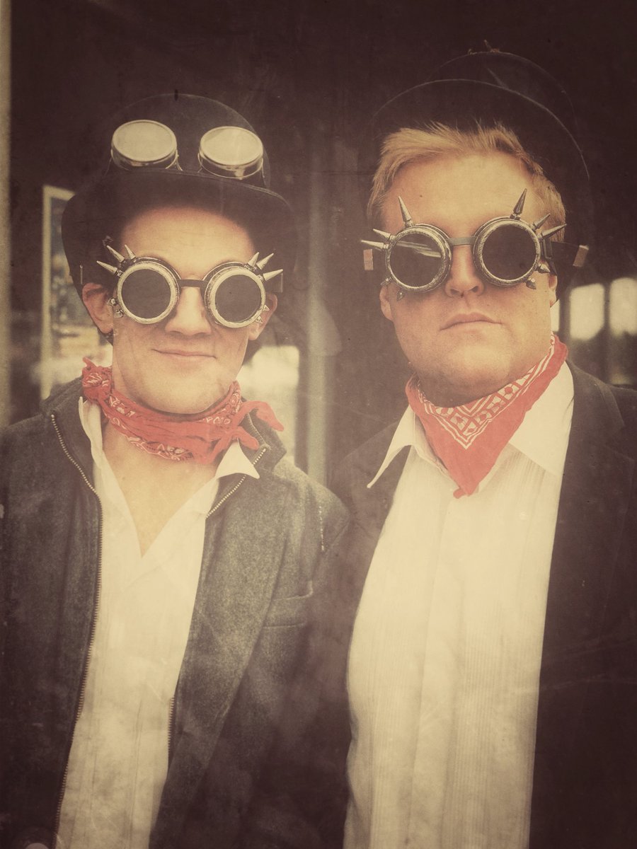 Bournemouth <a href="/MetropoleMarket/">MetropoleMarket</a> steampunked the Streetcomedy! One more show at 3.30 and then back for last one of the year 17th dec.