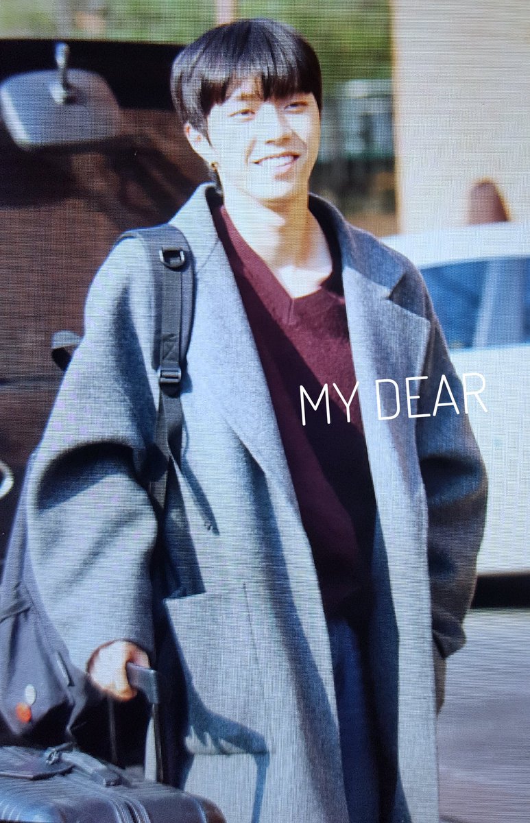 MyDear1226's tweet photo. 171126 더유닛 출근:)
우리 준규 아코~ 눈부셔😝
아 귀여워어어어어엉😭

#마이네임 #MYNAME #준규 #준큐 #준Q #JunQ #더유닛 #TheUnit @kkangxx9449 https://t.co/Gh1zDcBvsj