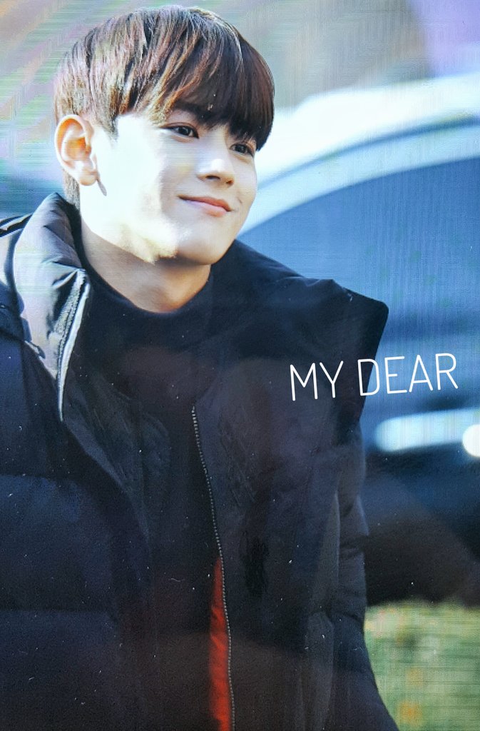 MyDear1226's tweet photo. 171126 더유닛 출근:)
잘생긴 세용이😶
귀엽게 꼬물꼬물 캐리어에 짐을 건다🙄

#마이네임 #MYNAME #세용 #SeYong #더유닛 #TheUnit @MYNAME_KYong https://t.co/Vl7fz26tFC