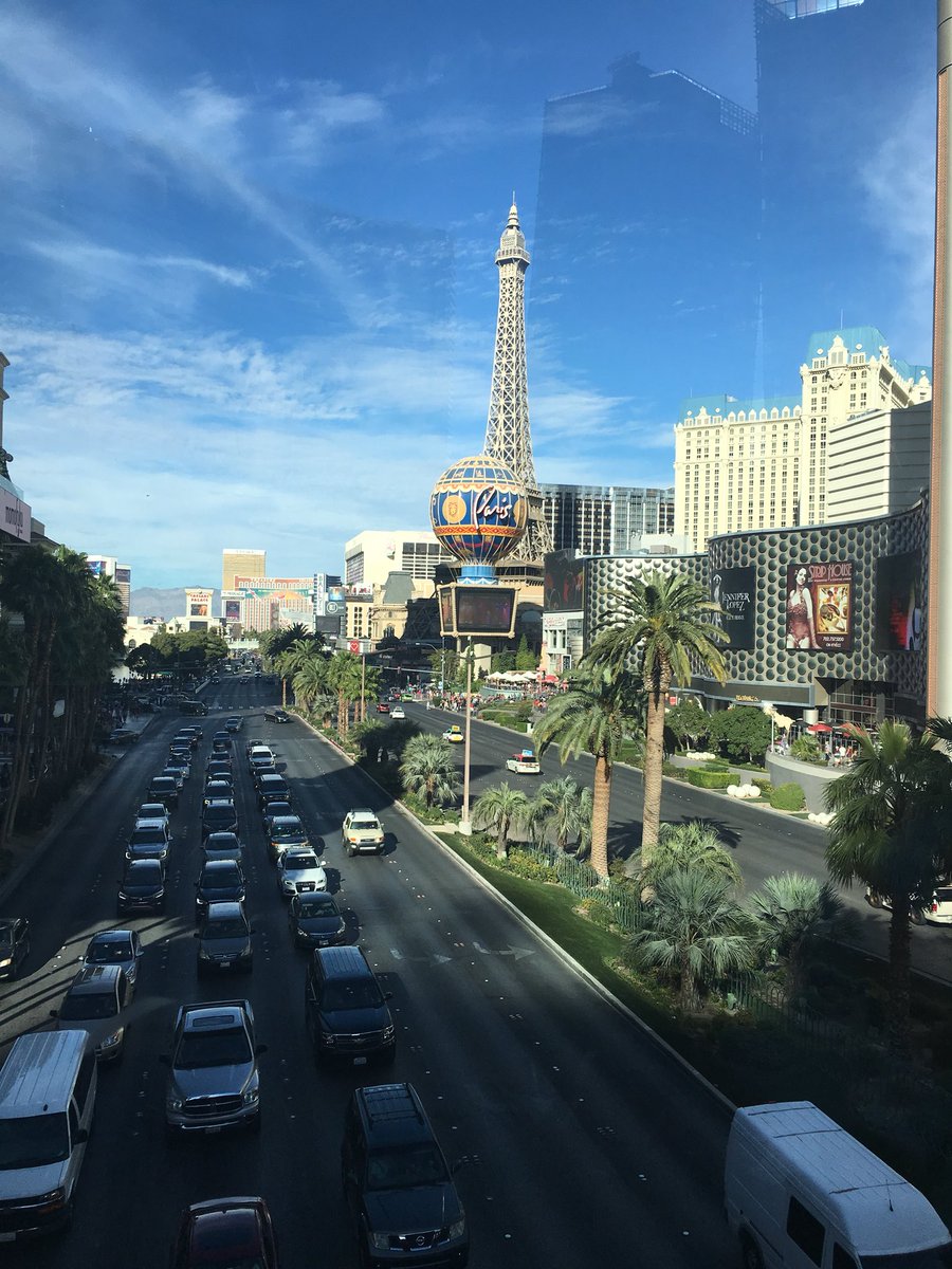 Las Vegas yesterday #pippasfashionfactory with the big sis today. Best weekend ever ❤️