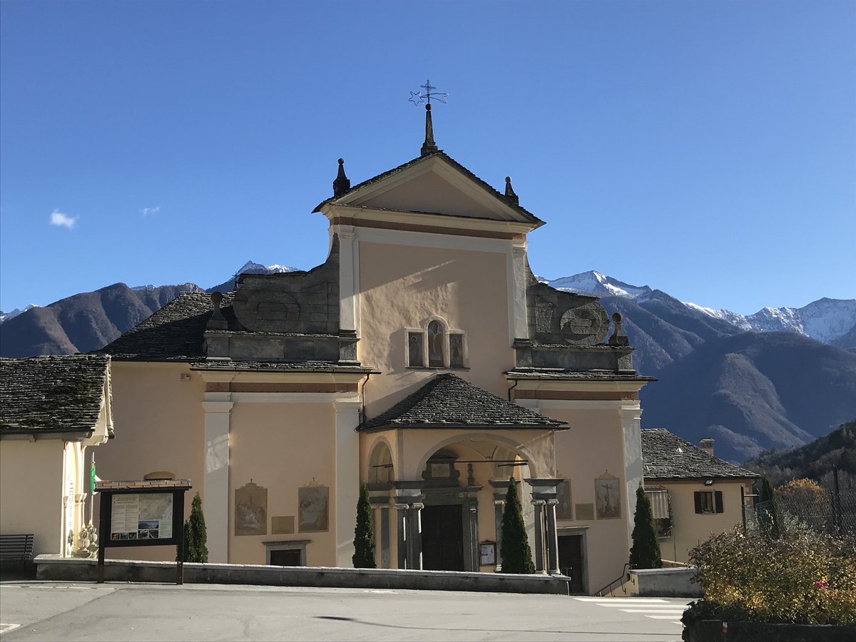 EmbeezTravels's tweet photo. Gallavanting on a sunny Sunday.... #EmbeezTravels #randomlunch #Piemonte https://t.co/QPqweA3KOa