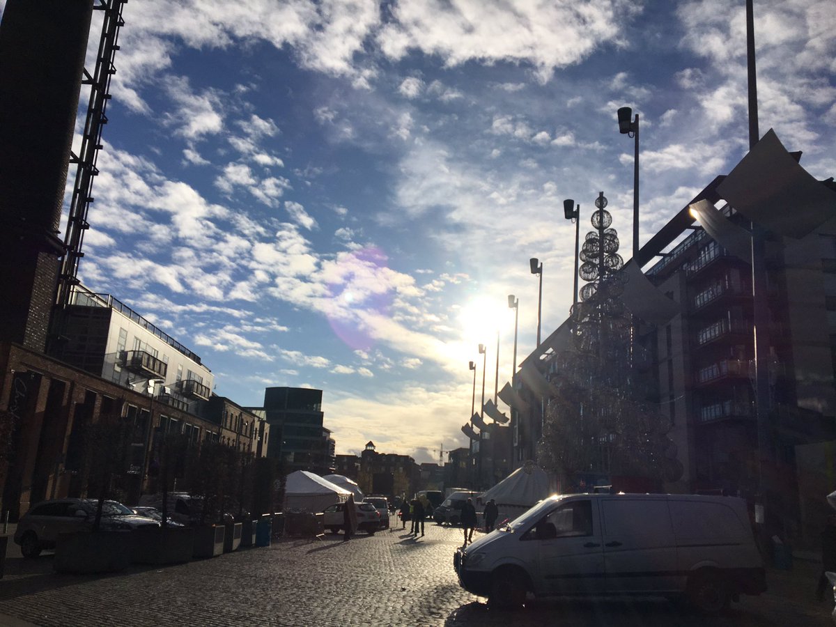The sun is shining upon us today 🙌🏼☀️ @events_DCC Smithfield Lights starts today from 3pm with Markets, movies, live music and workshops!