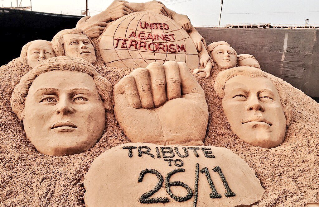 deveshmudgal1's tweet photo. 9 yrs ago this day - 166 innocents were killed in #MumbaiAttacks n We saw much Bravery n Sacrifice ! 🙏🏻🇮🇳#RememberNeverForget https://t.co/33moz7VJdV