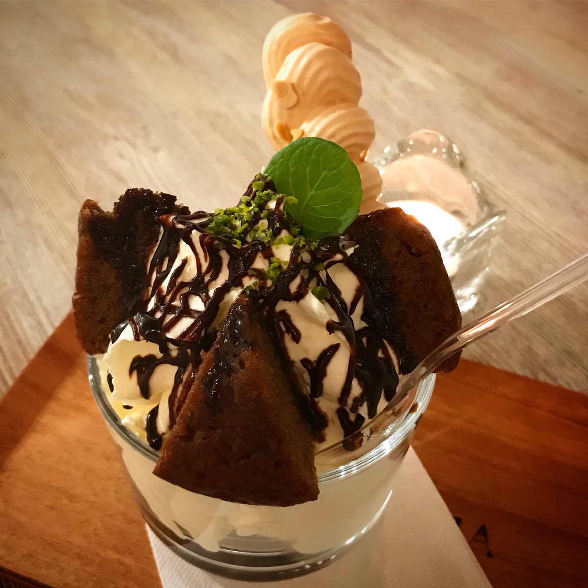 Caterina Tokyo Ebisu A Twitter 少し暖かい日曜日はショコラ系が恋しくなりますね 何かと忙しくなる時期ですが カテリーナの美味しいスイーツでパワーチャージして頑張って下さいませ Caterinatokyoebisu Caterina Ebisu Icecream Sweets アイス