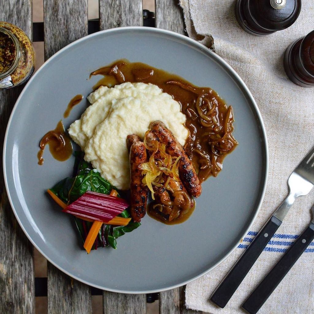 themustardspoon's tweet photo. Golden sausages, celeriac mash, rainbow chard &amp; a rich onion gravy...heaven! I know what I'm having for dinner later 😃 Just what you need on a Sunday when it's chilly outside and you need something comforting to warm you right up! Hope everyone's hav… https://t.co/in9r8SVwL6 https://t.co/cheN6uy84b