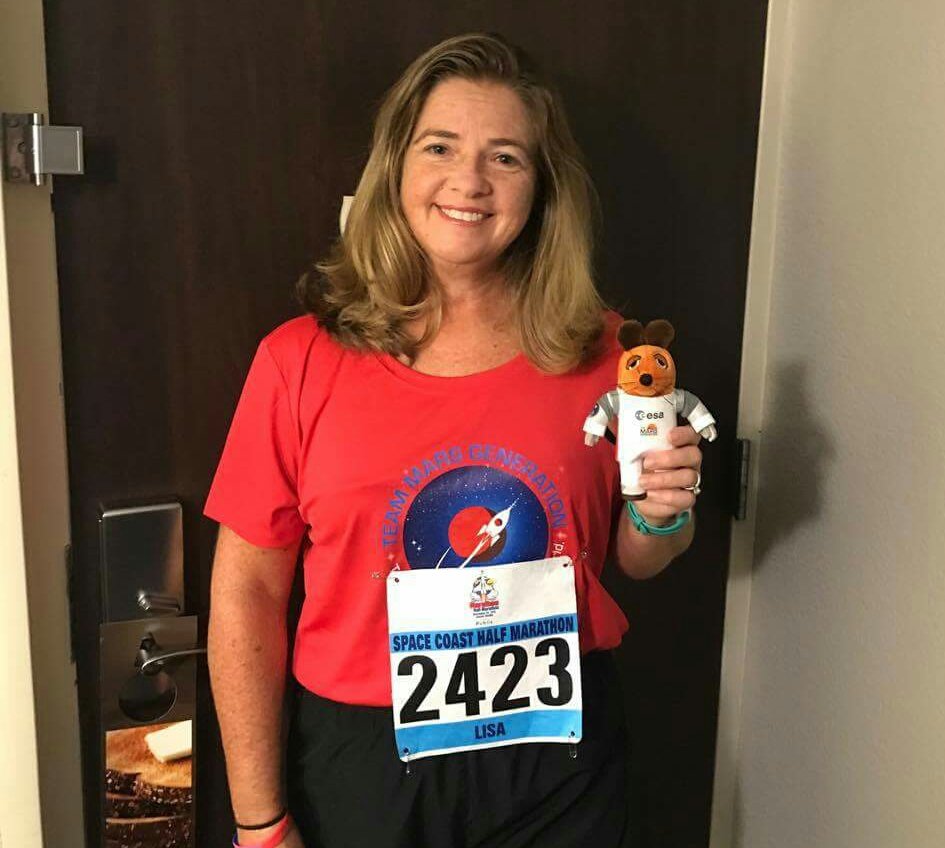 Mausonaut's tweet photo. Good morning! It's 4 am here at the #SpaceCoast and we are #ready4launch ! I am supporting my friend @Lisaiz2 to run the #SpaceCoastHalf marathon today ! Yay!  
Guten Morgen hier aus Florida! Es ist 4 Uhr früh und Lisa und ich sind bereit für den #SpaceCoastHalf-Marathon! Wuhuu! https://t.co/VeRCc9fq4u