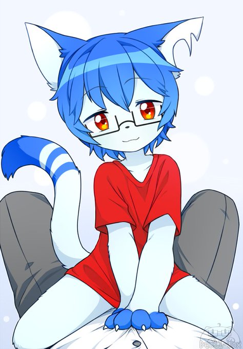 just a normal cat who want to play 