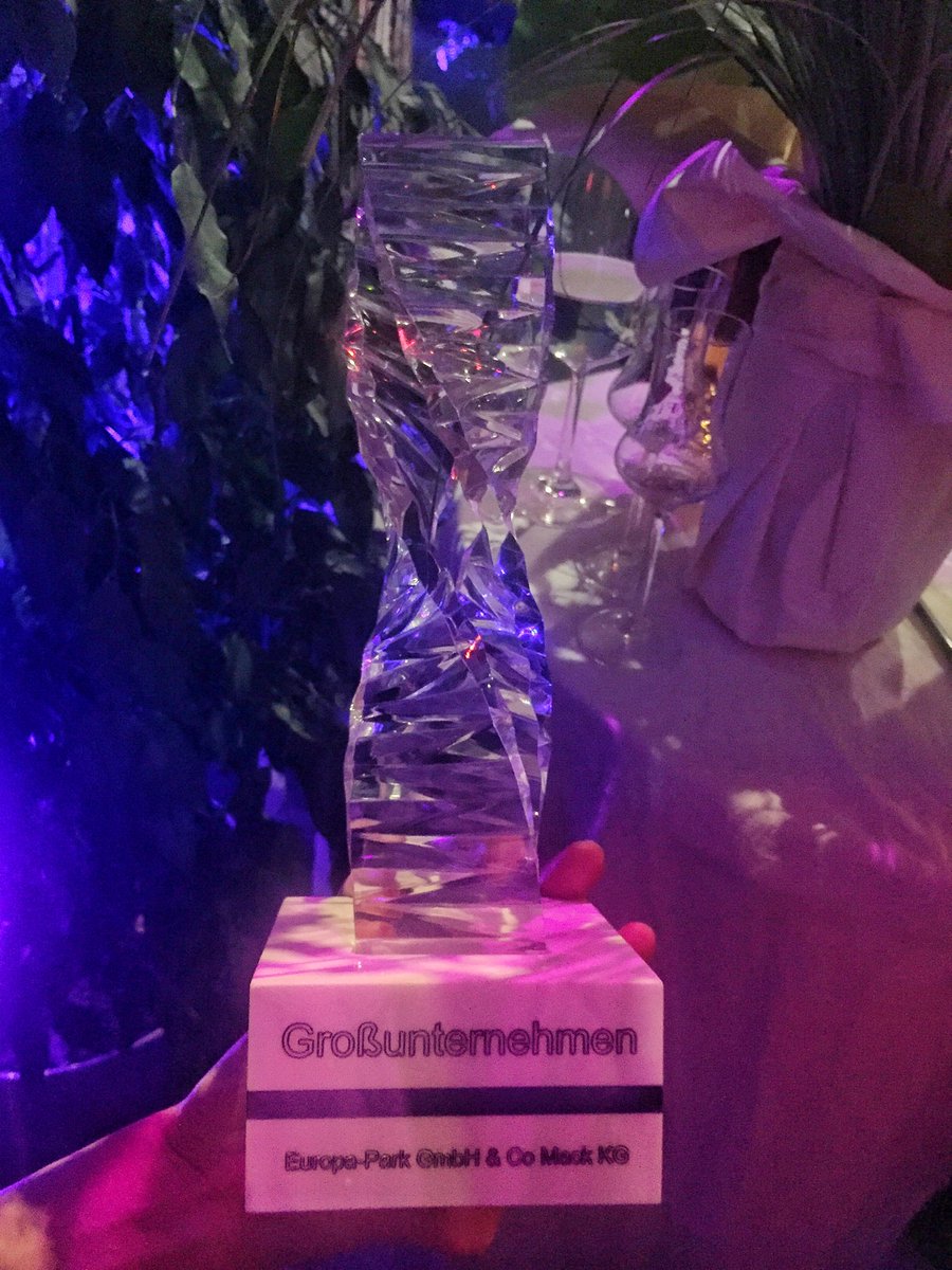 MichaelMack's tweet photo. Yes! Marketingpreis Ortenau gewonnen fuer die #Voletarium Kampagne. Und die Vögel fliegen hoch… #eulenstein #erstflug #skyexplorers #social #digital https://t.co/DMTZUMkYm4