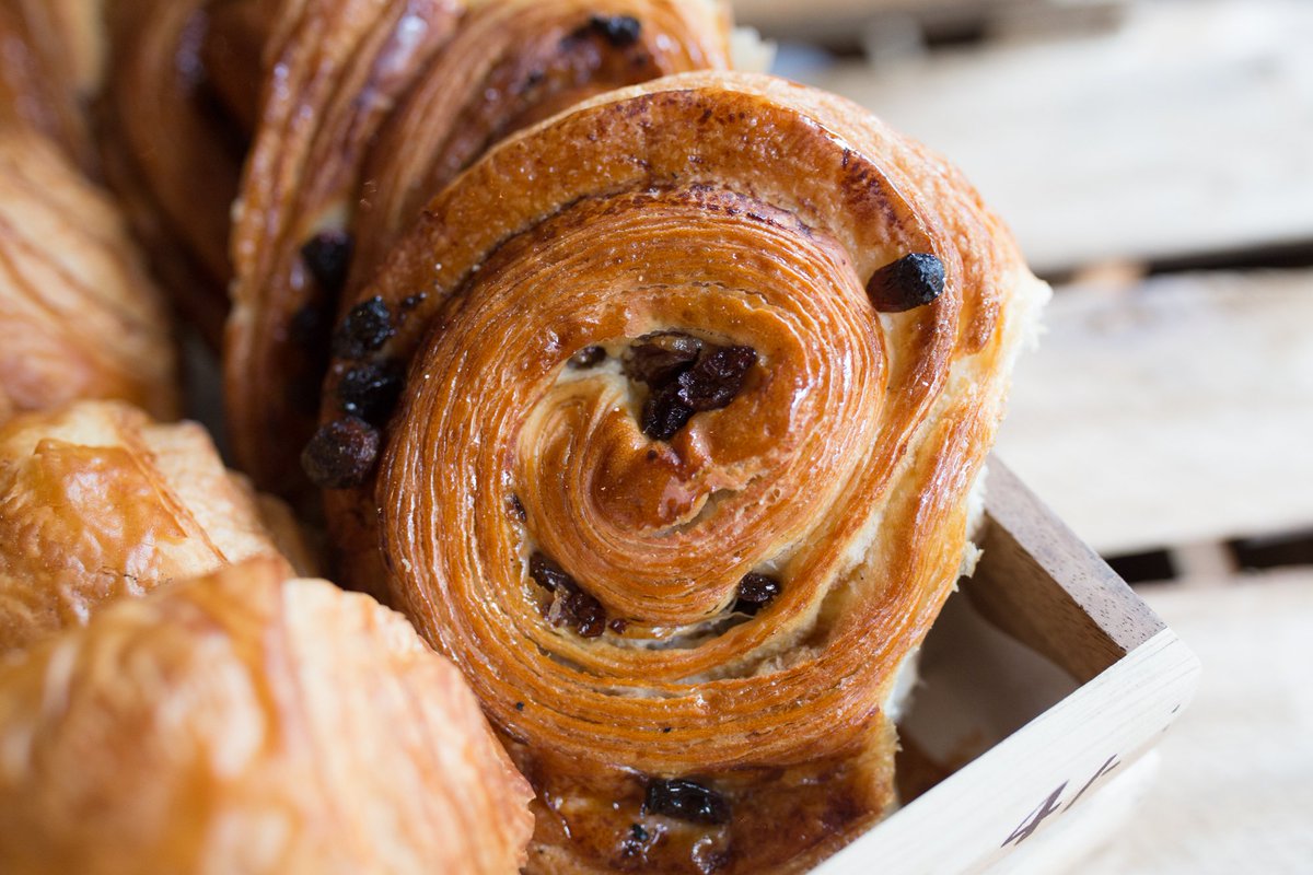 EdendumUK's tweet photo. ๐ต You spin me right round, baby, right round๐ต Fresh pastries made on site daily, they're a head head turner #CoffeeBreak #Edendum https://t.co/UKca2Y4KAU https://t.co/2ClOUyPz79