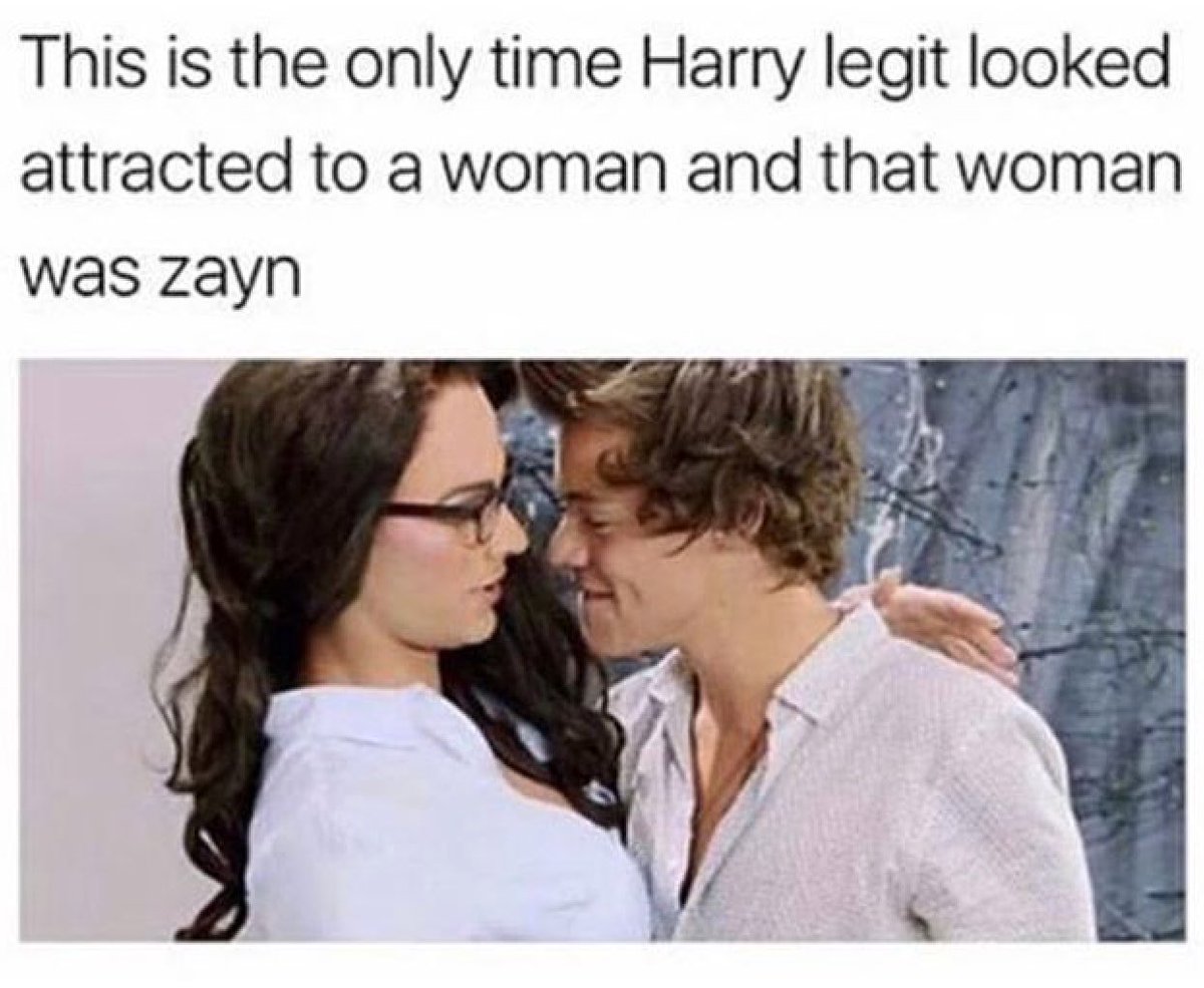 xHarryxlouisx28's tweet photo. I’m not gonna blame him @zaynmalik is pretty fucking hot 😍😍
#HarryStyles #LarryStylinson #ZaynMalik #LarryOrganization #BestSongEver #1Dcomeback #1D #Kiwi #Sott #Zarry #Pride #AIMH #AllTheLove https://t.co/N4rDI3yY53