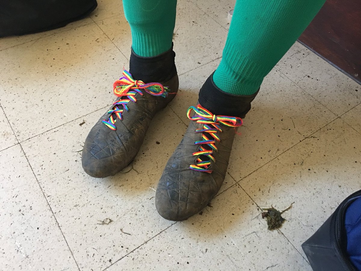 themiddlegreen's tweet photo. #TMGFC supporting the #RainbowLaces campaign this morning 💚 https://t.co/WhLxZ1EkEg