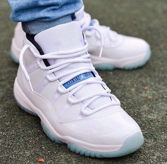 SneakerPics23's tweet photo. Legend Blue 11's https://t.co/ggMALdWZ4Y