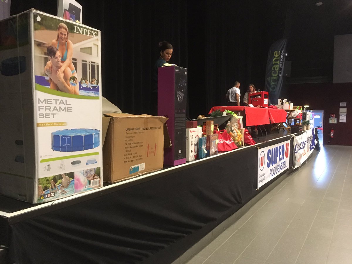 C'est le grand jour du loto de <a href="/DiwanPlougastel/">Diwan Plougastell</a> !Et ca se bouscule déjà!!!