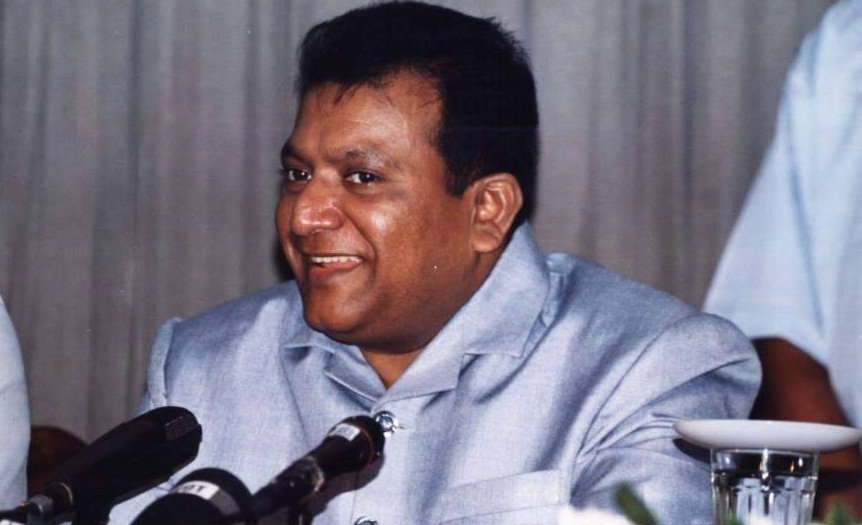 thamilchselvans's tweet photo. வீரத்தின் விதையாக பார் போற்றும் தமிழா
வல்வெட்டிதுறை தந்த வரலாற்று புதல்வா

#தமிழினத்தலைவர் 
#தலைவர்63
#HBDPrabhakaranLTTE https://t.co/dTAyZDHgGB