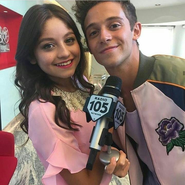 LenaKiermeier's tweet photo. #ruggerol #RuggeroPasquarelli #karolsevilla #lutteo 💕 https://t.co/SQW9guBfMy