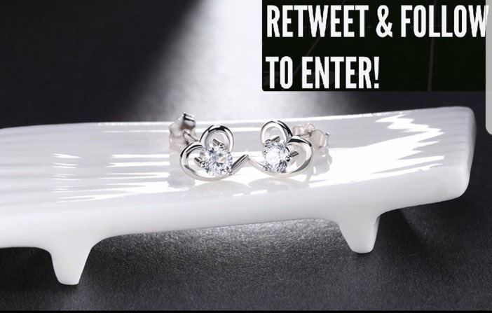 PocketOffers's tweet image. Follow + RT @oharajewellery for your chance to #win a pair of these stunning earrings 😀💖 What a beautiful Christmas gift! 🎄
