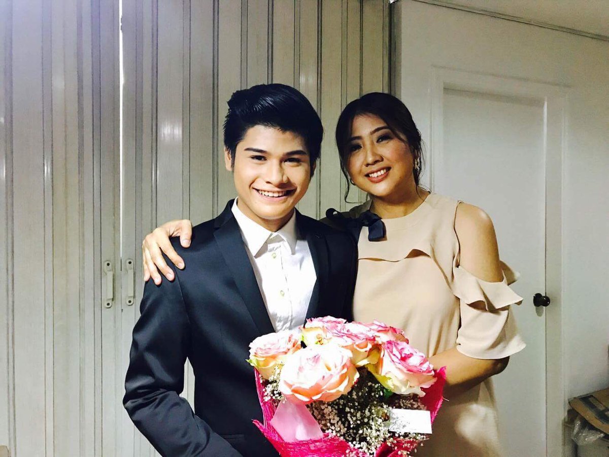 annfrnk95's tweet image. ready na si @itschristianmo at momshie cris! at syempre may pa flowers 🌺 si lods , di mawawala yan, 😍 enjoy you two.. btw super ganda mo tita cris at poging pogi chan! 🤗😊 Happy Birthday @hperalejo