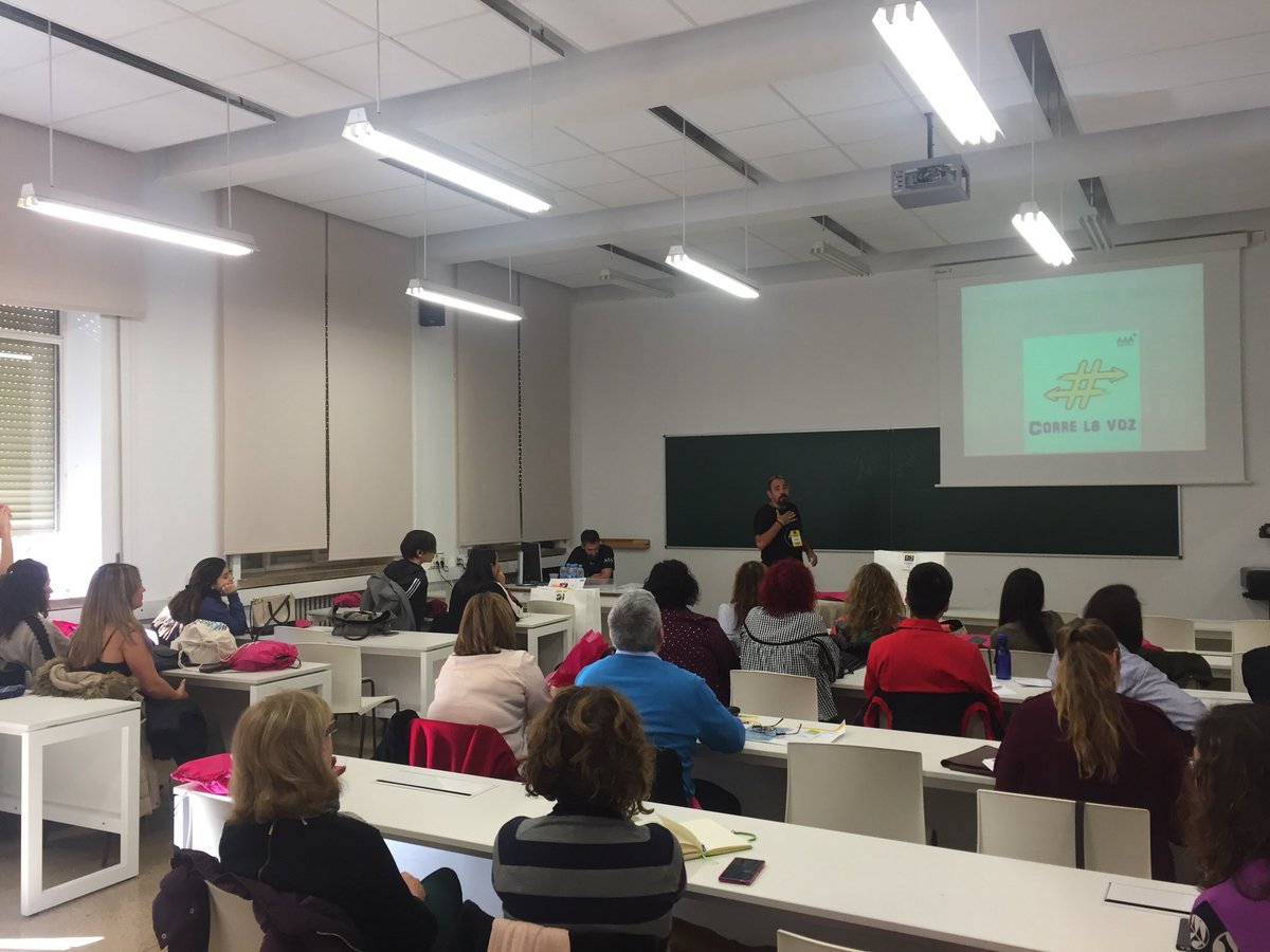 JovenesCancer's tweet photo. Alejandro del valle coordinador del proyecto @AAAcorrelavoz de @JovenesCancer nos cuenta la importancia del conocimiento del cancer en jovenes en otros jovenes #deporteeinformacion #jovenescancer #correlavoz https://t.co/G80JZ1yP3j