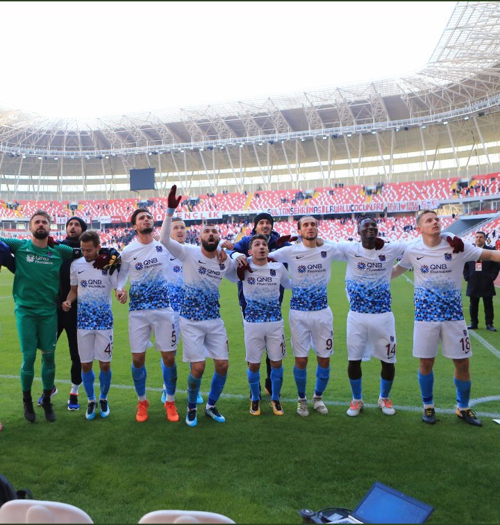 abdulkadirromur's tweet photo. TRABZONSPOR 🔴🔵💪 https://t.co/dFDuN7Lhy3