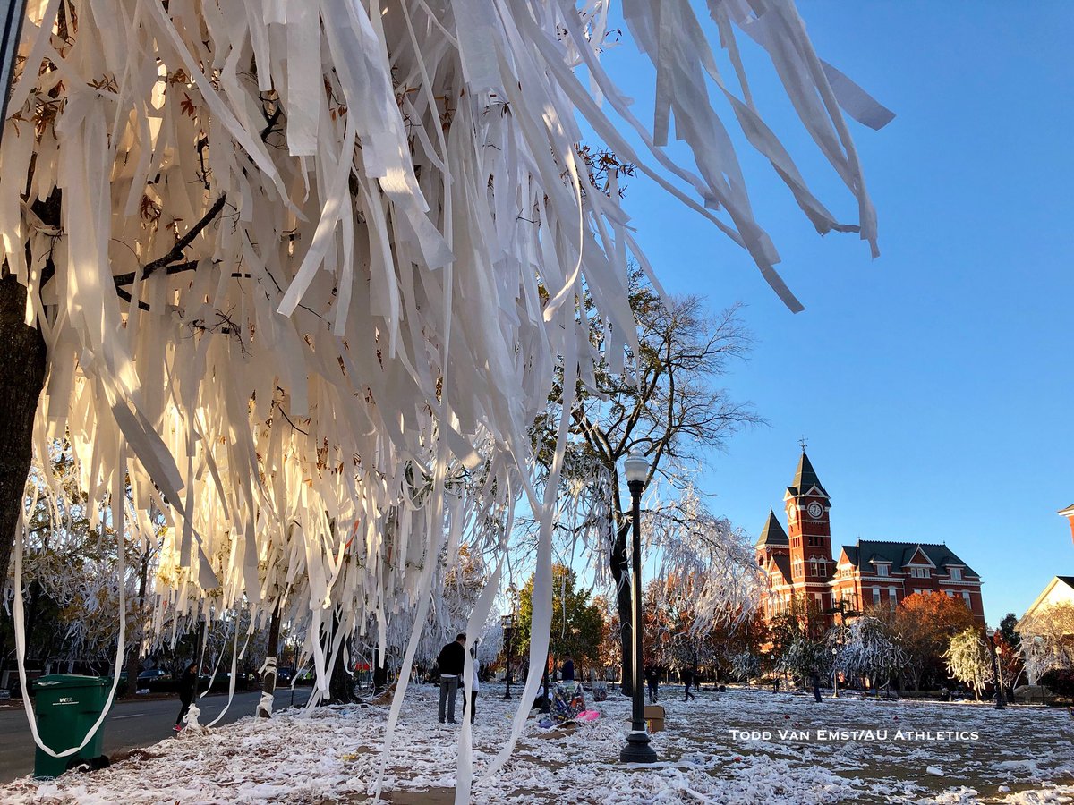 fototodd's tweet photo. Good morning.  War Eagle #auburn #ironbowl #ToomersCorner https://t.co/8QRe46XwxO