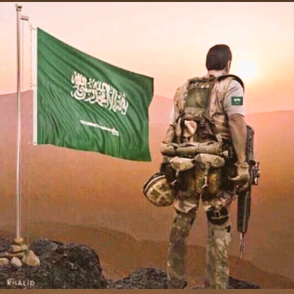 O00Q0's tweet photo. 😍 
فخرنا فيك يالجيش السعودي
بكل جنودنا تفخر بلادي
لهيب النار دونك ياحدودي
يصير المعتدي دونه رمادي
سلام لكل من سلم ف داره
سلام لكل ضيفٍ وسط داري
ومن فكر يطولك في شرارة
تصير أرضه براكين وناري🇸🇦
.
صح لسان قايلها يستاهلون جنودنا💪🏻 https://t.co/m41L38CpVG