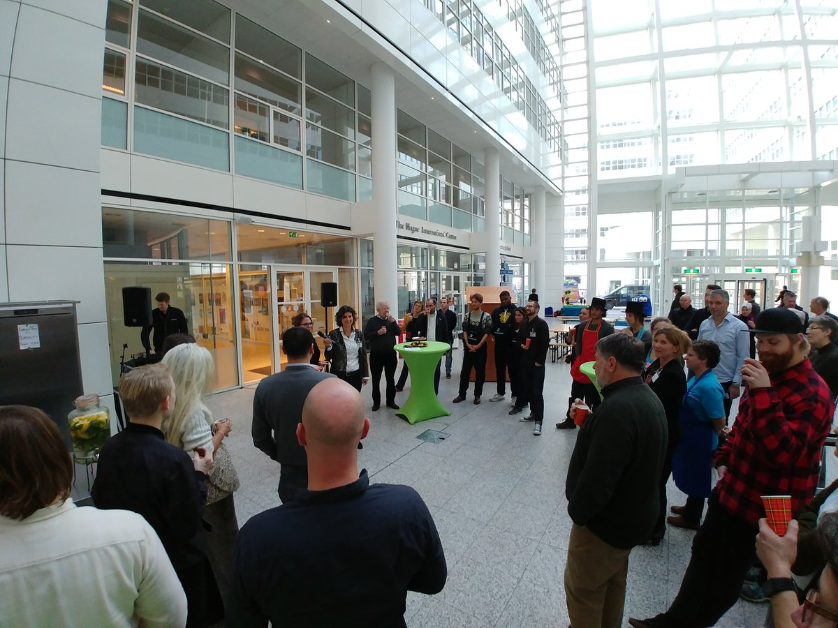 roelpronk's tweet photo. De beur is geopend! Kom langs! #zonnepanelen # haagse energiebeurs 2017 @novasole @nSolarEngineers https://t.co/Y8N79nymC6