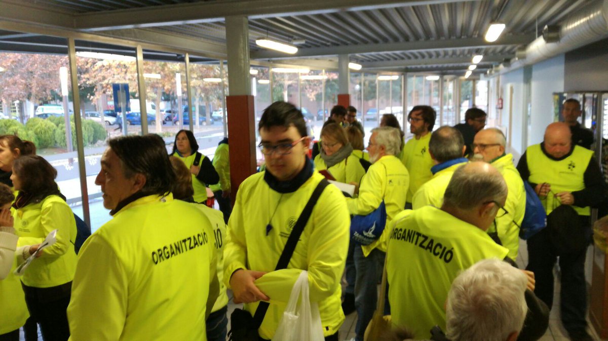 Tarragona2018's tweet photo. Gràcies a tots els voluntaris que un any més han fet possible la #MitjaTarragona! #llegat2018 #Voluntaris2018 https://t.co/c8Yzqu6NNk