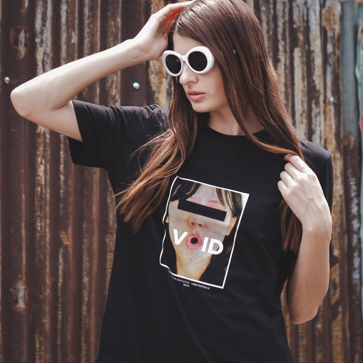 void08official's tweet photo. TSHIRT // CODE : TS KISS // BLACK // IDR 125k // M L XL // Cara pesan : WA 081319902008
#tees
#tshirt
#void
#voidcloth
#streetwear https://t.co/ix1shYNmUj