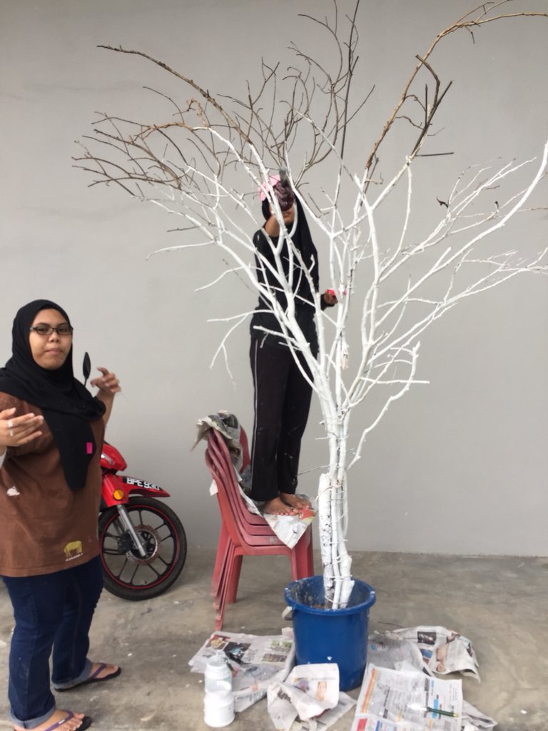 Click4TN50's tweet photo. Some of the awesome decorations 😍😍 Wanna see the result of the DIY deco? So why not come and join us this 28th @mcevolve17 @Click4TN50 @HON4TN50  @museart4TN50 https://t.co/BY3RlUbzHQ