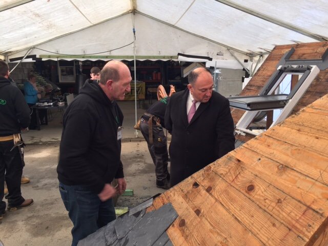 wborsus's tweet photo. A l'occasion de la Journée de l'artisan, visite de l'entreprise Toitures Bruno Georges. Très très belle entreprise familiale et un énorme savoir-faire depuis 7 générations #jda2017 https://t.co/PvT8e9mc7w